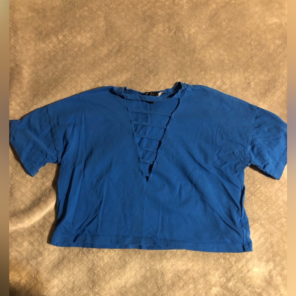 Women’s crop cut tee
